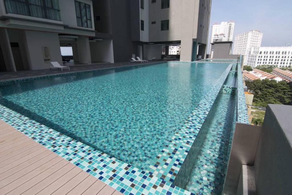 Jazz 313 Cosy 2-Bedroom Suite With Pool & Seaview Bagan Jermal Экстерьер фото